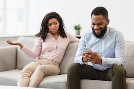 Navigate Relationship Norm Confusion in the Social Media Era